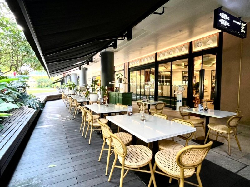 Best Restaurants With Outdoor Seating Near Me